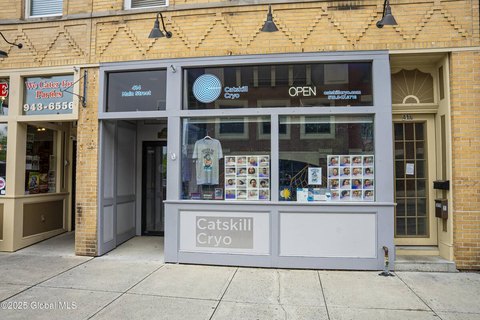 Mixed-Use Retail and Apartment