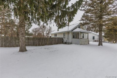 Clio Farmhouse with Large Yard