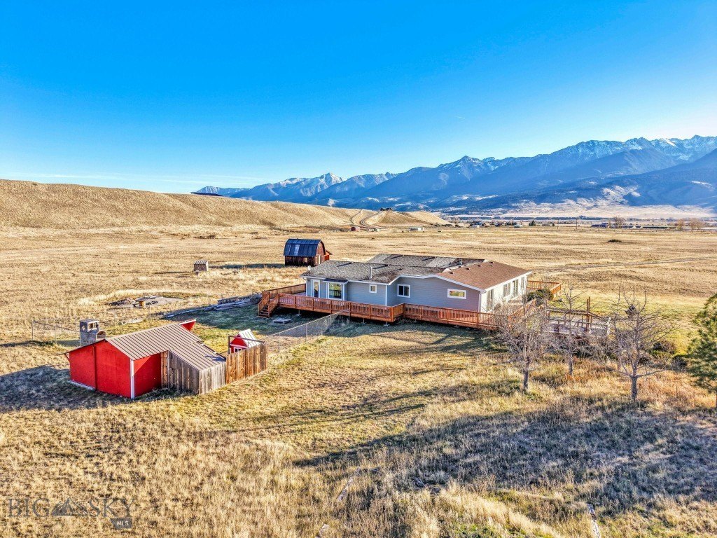 Home with Apartment on Acres