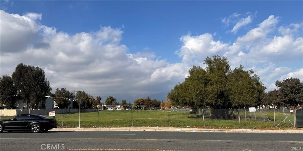 1373 E Holt Blvd, Ontario, CA 91761