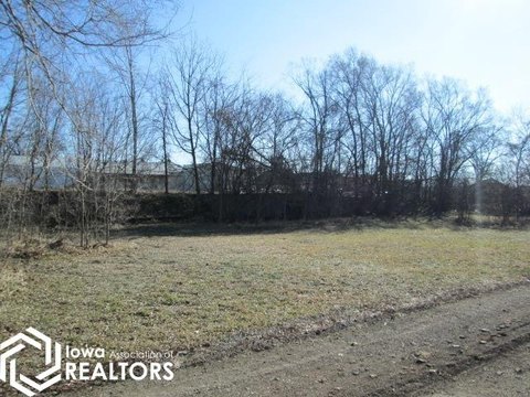 Commercial Land in Chariton, Iowa