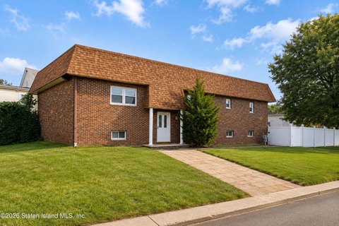 Detached Duplex With Garage