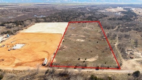 Watonga Land with Multiple Structures