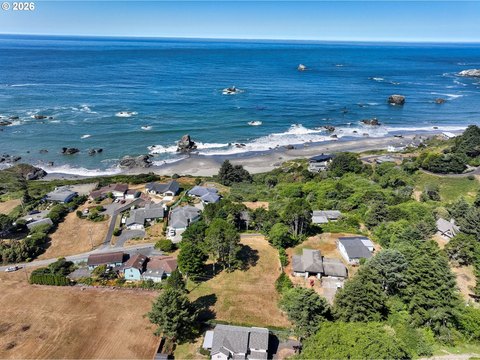 Land, Brookings, OR