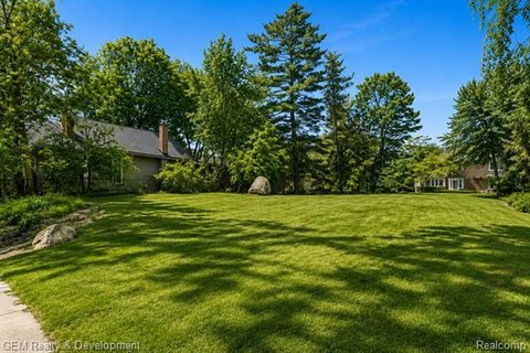 LAND - Northville, MI