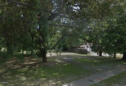 Commercial Lot in Bayou View