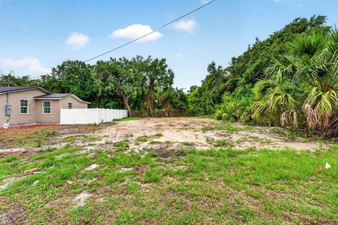 Land, TAMPA, FL