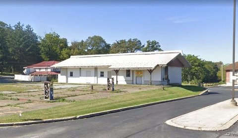 Former Gas Station for Lease