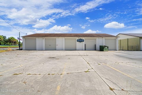 Versatile Commercial Property in Cocoa, FL
