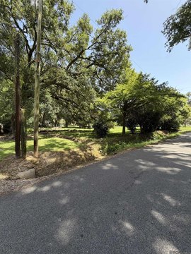 Land, Baker, LA