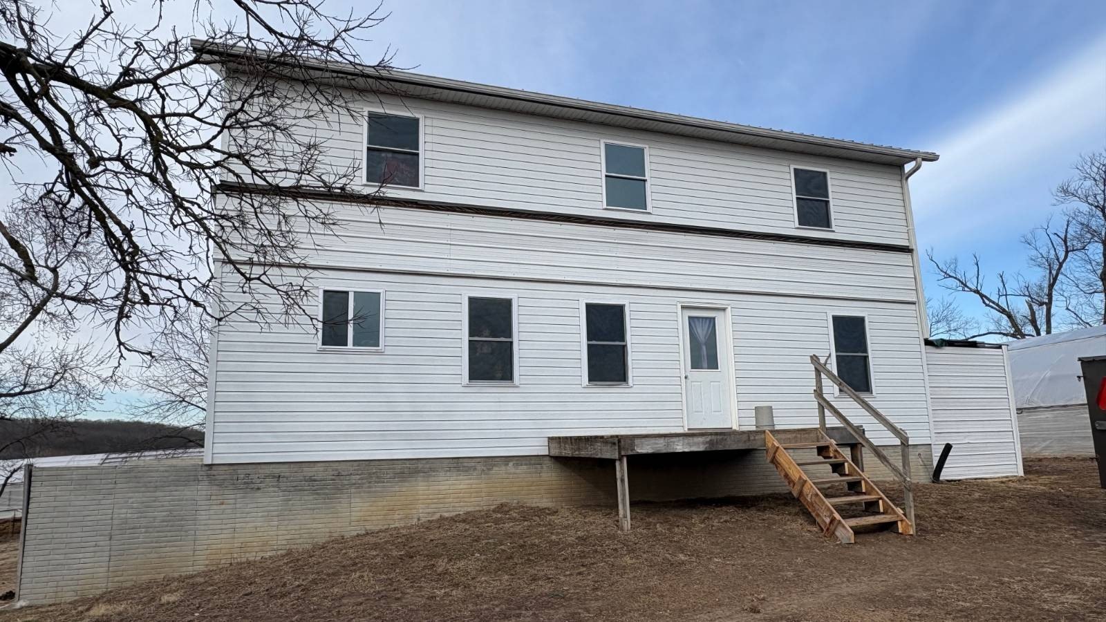 Spacious Farmhouse on 1.4 Acres