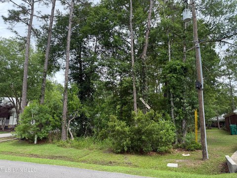 Residential Land in Diamondhead, MS