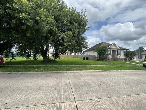 Residential Land in Chalmette, LA