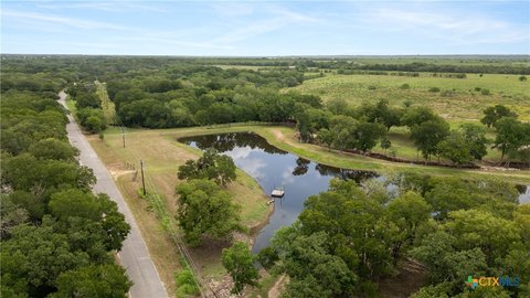 Lockhart Land with Private Lake