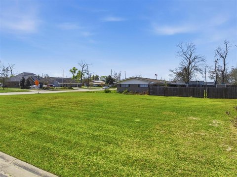Corner Lot on Maplewood Drive