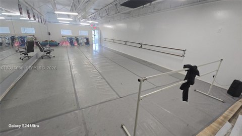 Retail Space with Ample Parking