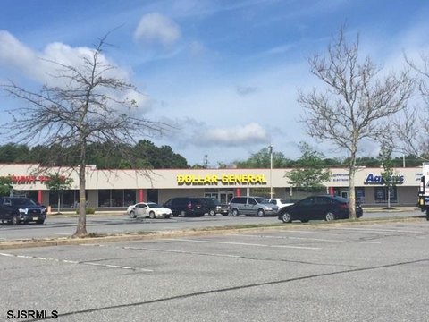 Retail Plaza in Egg Harbor