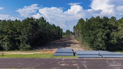 Land, Milton, FL