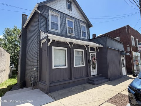 Mixed-Use Residential/Retail Home