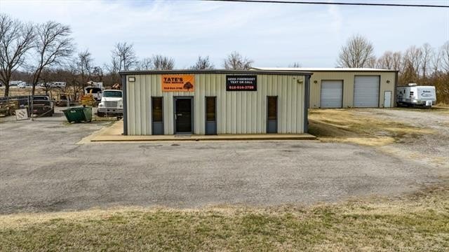 Highway Frontage Flex Space