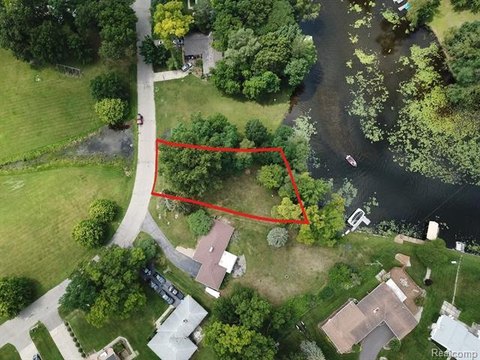 Vacant Land, Waterford Twp, MI