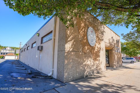 Spacious Commercial Building in Palmerton