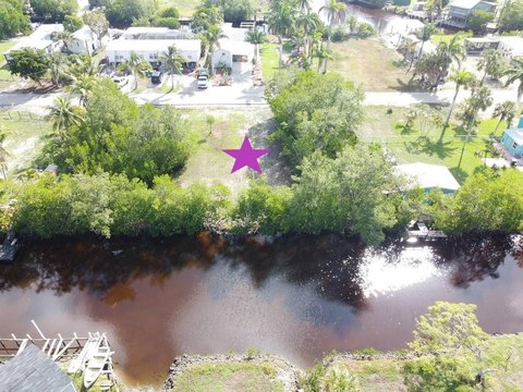 Canal Front Lot in Everglades