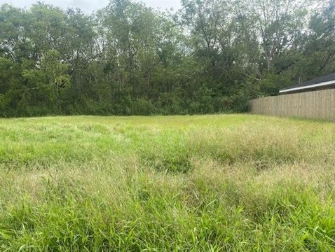 Residential Lot in St. Bernard