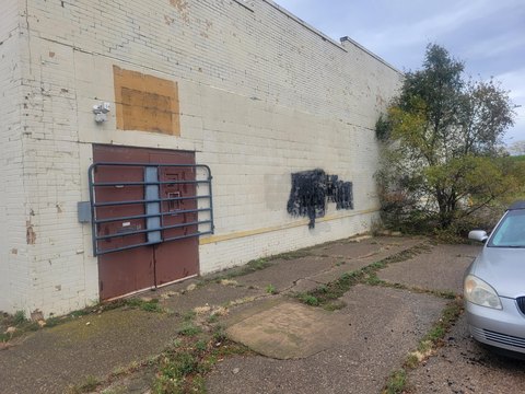 Muskegon Warehouse with Loading Dock