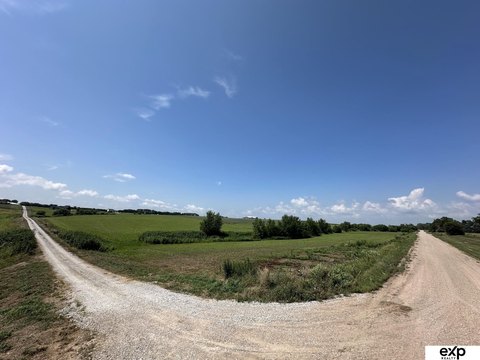 LAND - Yutan, NE
