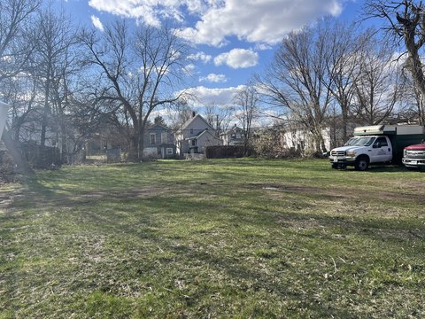 Ready-to-Build Lot Near Downtown