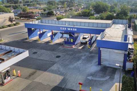 Established Car Wash on High-Traffic Street