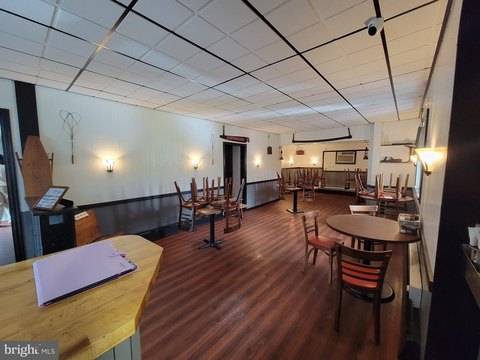 Turn-Key Restaurant/Bar For Lease