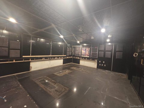 Retail Space with Electric Heating