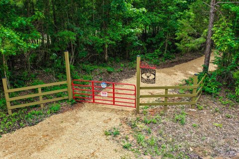 Multi-Use Acreage with Dual Road Access