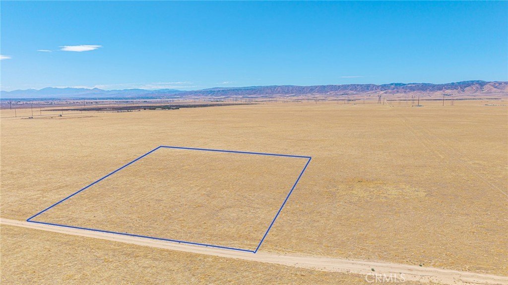 Lancaster Land with Mountain Views