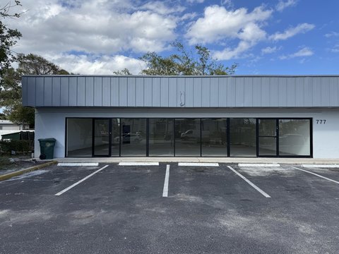 COMMERCIAL - Oakland Park, FL