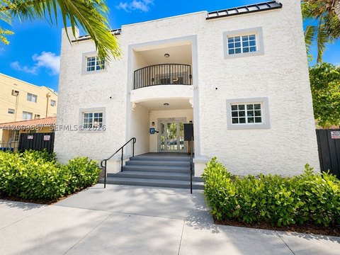 8-Unit Multifamily Building