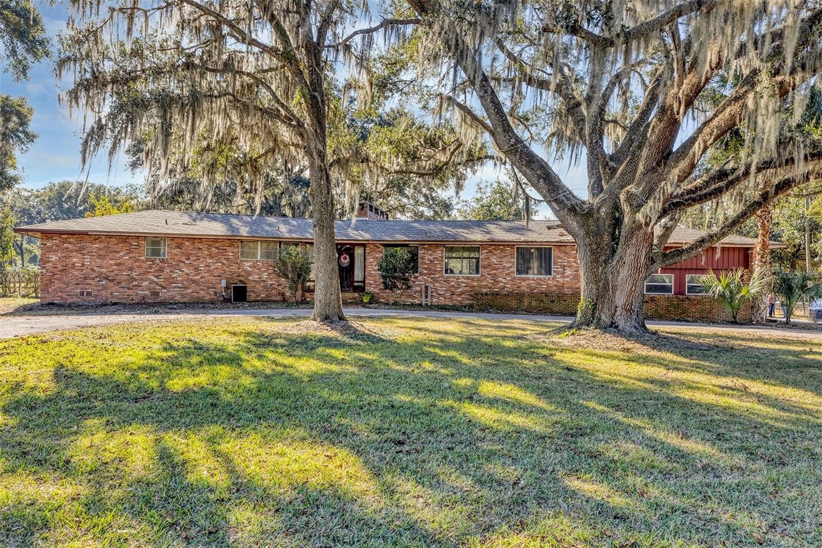 Ocala Farm with Equestrian Facilities