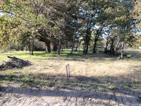 Flexible Use Commercial Lot