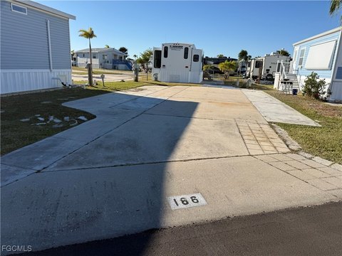 Fort Myers Universal Lot