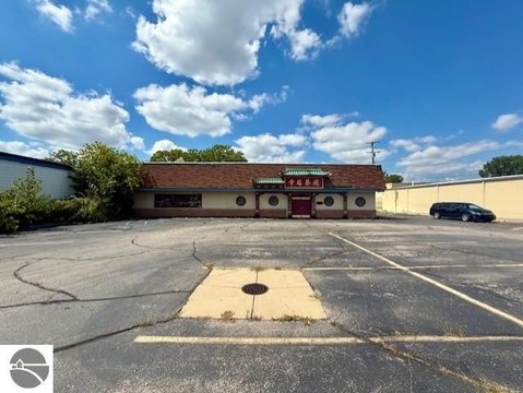 Restaurant Building with Commercial Kitchen