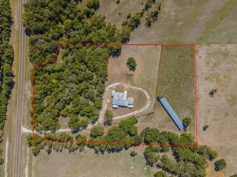 Commercial Building on Unrestricted Land