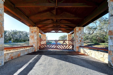 LAND - Blanco, TX
