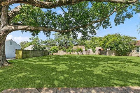 Land, Metairie, LA