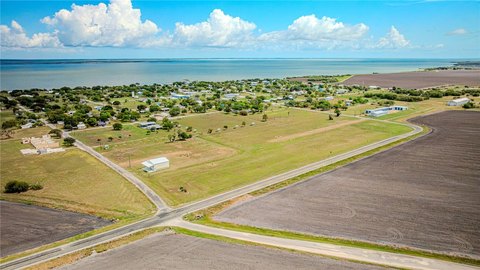 Land, Austwell, TX