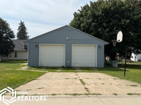 Land, Britt, IA