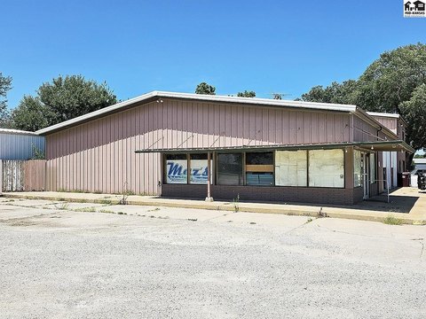 Highway 56 Commercial Building Residence
