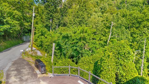 LAND - Gatlinburg, TN