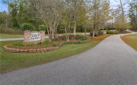Land, Madisonville, LA